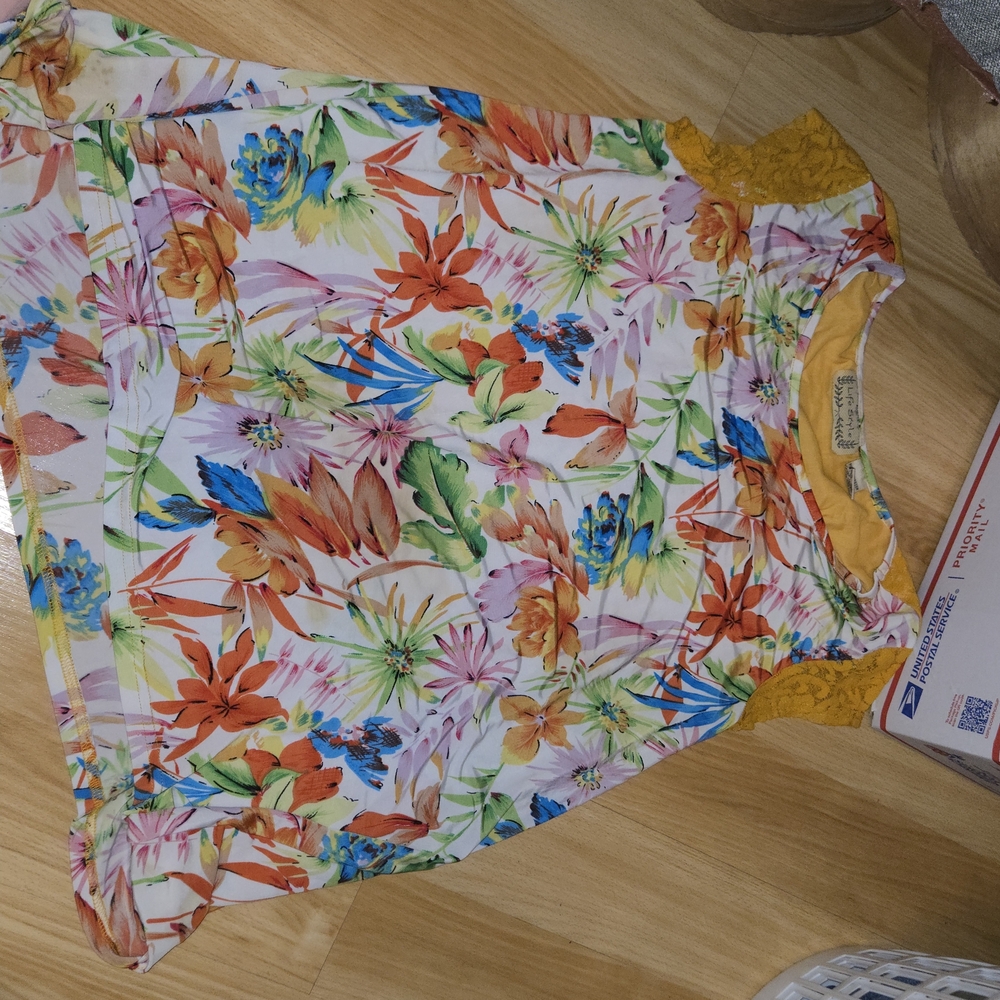 Floral Sleeveless Tank Top with Yellow Trim